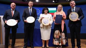 „Много добра работа“: Реакции от Европа за влизането на България в еврозоната