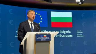 Домбровскис: Еврото не отменя задължението за фискална дисциплина