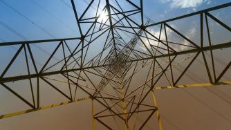 Енергийна комисия даде повече контрол на КЕВР и кметовете върху ЕРП-тата