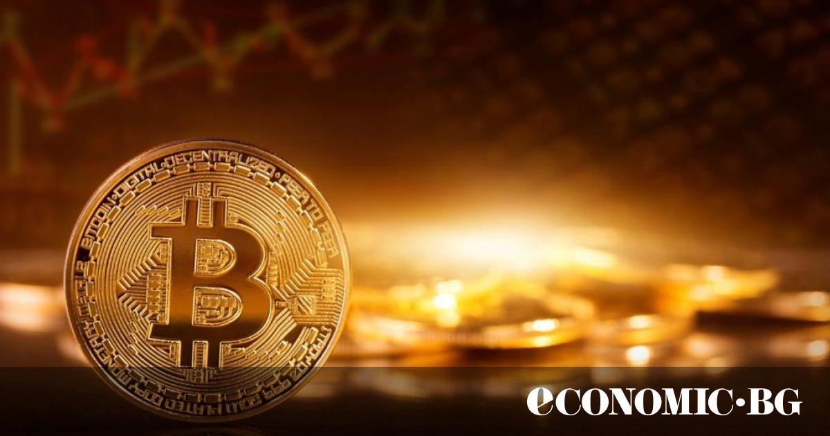 Цената на биткойн достигна рекордно висока стойност в петък, подкрепена