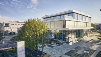 Вечерни новини: Гигант от САЩ с първи завод у нас; България с повишен кредитен рейтинг