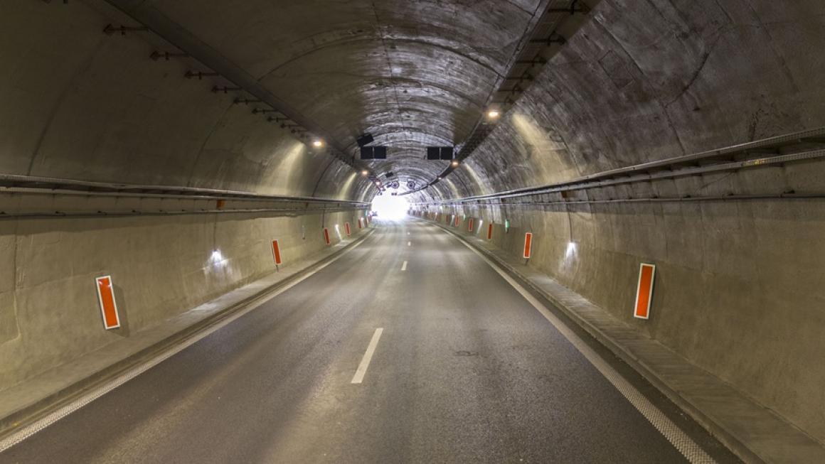 Галерия :: Снимка 2 :: АПИ почти завърши ремонтите по двата тунела на „Хемус“ (галерия)}