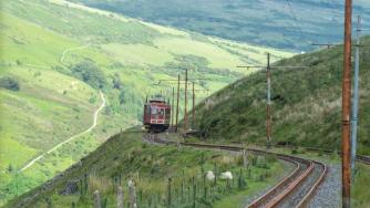 Единствената електрическа планинска железница на Британските острови