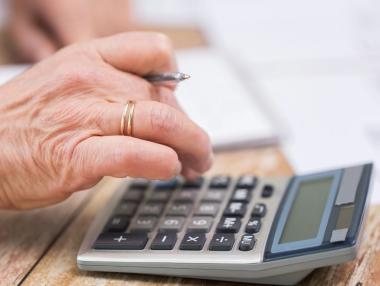 НОИ обясни как точно ще се закръглят пенсиите в евро