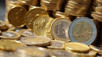 В подготовка за еврото: Първите комплекти с български евромонети влизат в банките през декември