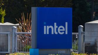 Intel съкращава 20% работни места тази година