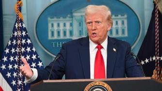 САЩ и ЕС избегнаха търговска война със споразумение за 15% мита