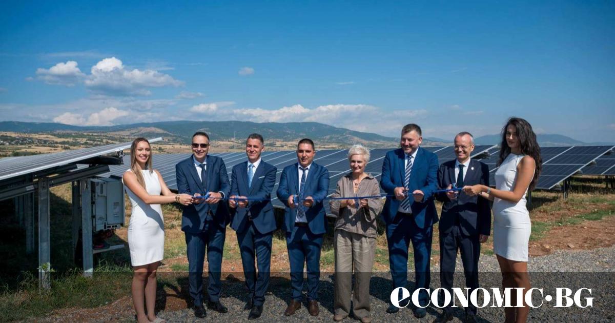 На бивше антенно поле, на територията на индустриален терен край