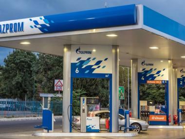 „Газпром“ продава бензиностанциите си в България