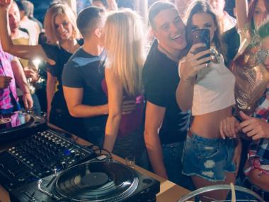 Coffee rave: Кафенетата ли са новите нощни клубове?