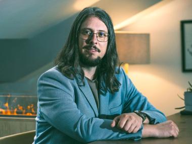 „1 ред код не съм написал“: Вместо за месеци и десетки хиляди лева AI създаде CRM за 9 дни и $100