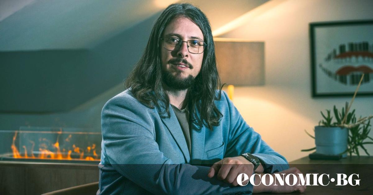 Обичаен работен ден в средата на седмицата е. В офисните