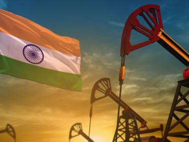 Индийските държавни рафинерии спират да работят с руски нефт