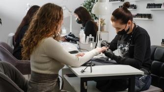 Красота под лупа: Какви нарушения откри НАП в един от най-рисковите сектори за фиска?