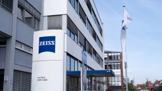 Германската „Карл Цайс“ придобива част от българския „Завод за оптика“