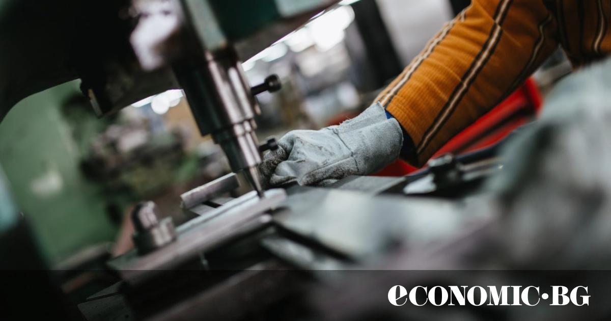 Bulgarian industry has accelerated its decline again, according to preliminary