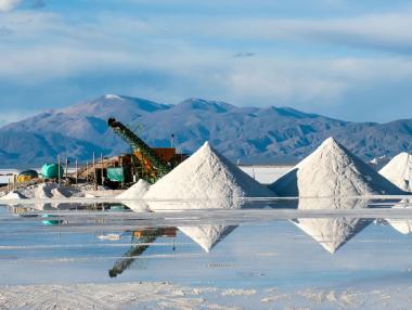 Цените на лития скочиха след затварянето на ключова китайска мина