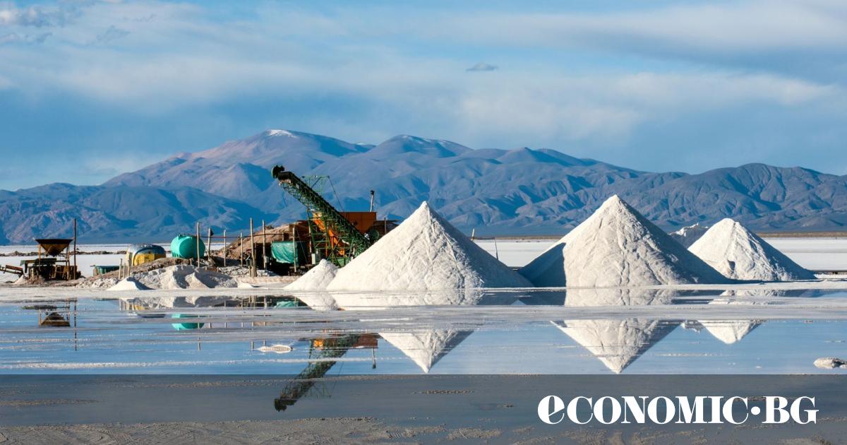 Гигантът в производството на батерии Contemporary Amperex Technology (CATL) временно