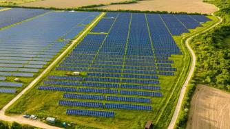 Гръцката Helleniq Energy придобива голям фотоволтаичен проект в България