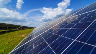 Вечерни новини: 12 000 мегавата батерии; Гърци купуват голям проект за ФЕЦ в България