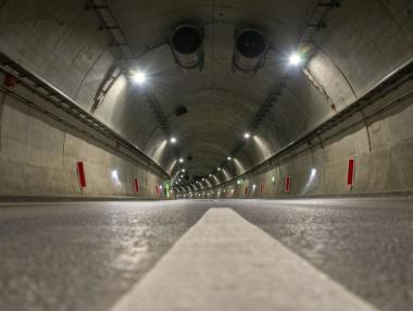 Вечерни новини: Недостиг на бензин в България; Тунелът под Шипка ще бъде тесен