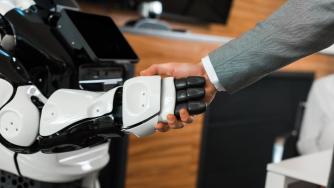 Как изграждането на „майчински инстинкт“ в AI може да спаси човечеството