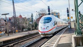 Вечерни новини: Само един иска да доставя биодизелови влакове; Deel с фокус върху България