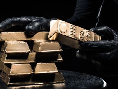 Цените на златото вървят към седмична загуба