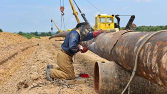 Руският петрол към Унгария и Словакия е спрян след украинска атака