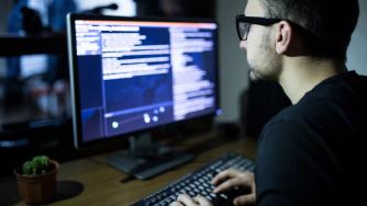 AI навлиза в гейминг индустрията с вълна от съкращения