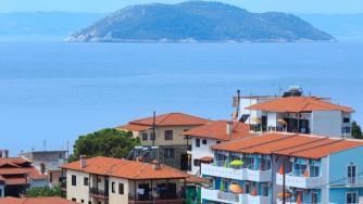 „Черен Airbnb пазар“: Как българите надуха цените на имотите в Гърция
