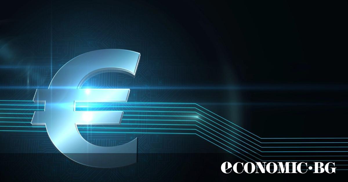 Кешът все още не изчезва, но бързо губи позиции. В