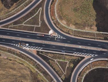 Вечерни новини: AI създаде CRM за 9 дни и $100; Магистрала „Европа“ стига до Сърбия до месец