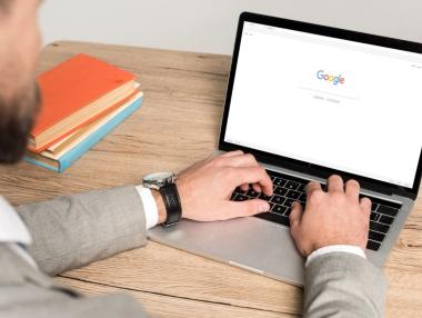 Онлайн издателите търсят противодействие на заплахата „Google Zero“