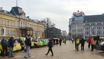 Софийските таксита пак искат вдигане на цените