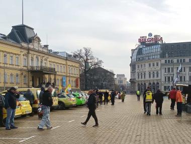 Софийските таксита пак искат вдигане на цените