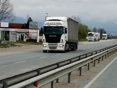 АПИ пуска първите 20 кантара за следена на претоварени камиони