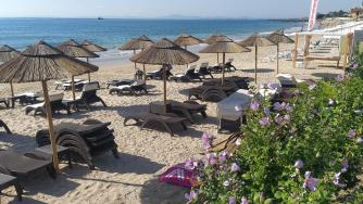 По стъпките на Ангелкова: И Боршош иска да удължи летния сезон по Черноморието