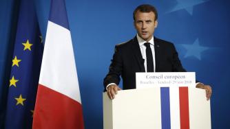 Проблемите с бюджета събориха френското правителство