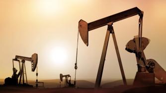 Петролът поевтинява заради слабо търсене в САЩ и свръхпредлагане