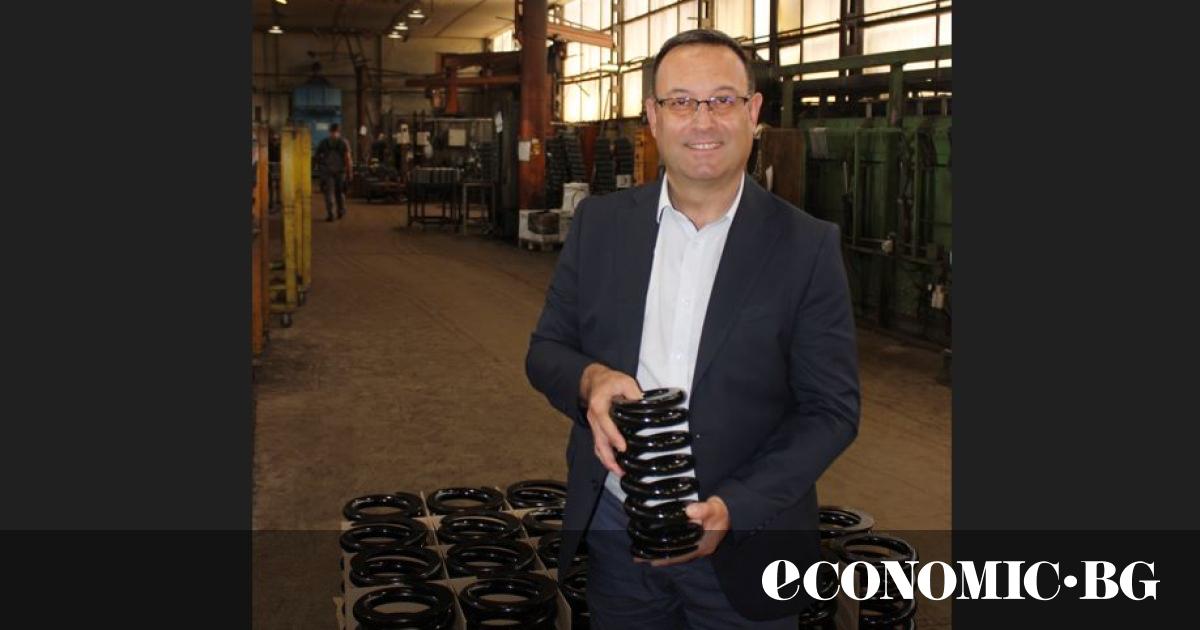 Пружината е еластичен елемент, който в зависимост от своето предназначение,