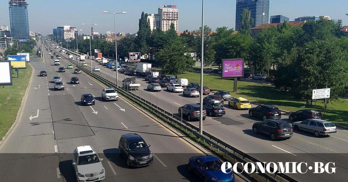 Екостикерите, които се лепят на предното стъкло на автомобилите след