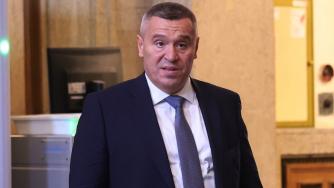 Правителството орязва наполовина домашното производство на вино