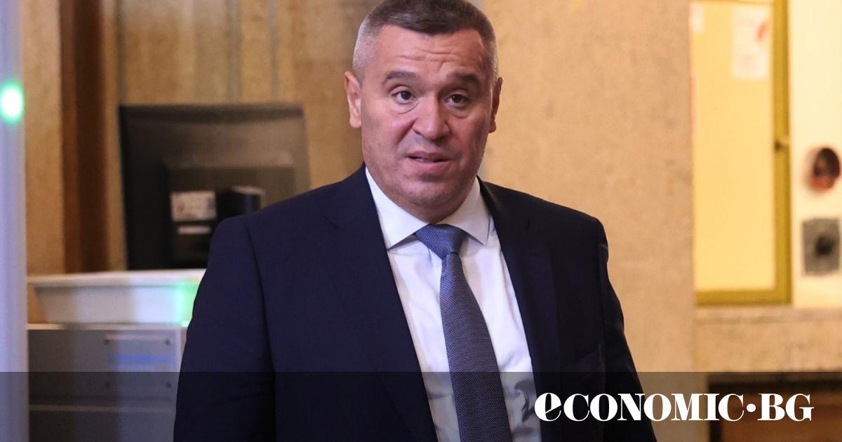 Традицията на домашното производство на вино и ракия е изправена