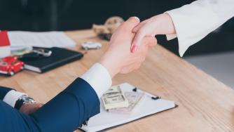 Сделка за 1.7 млрд. лв. на вторичния пазар на необслужвани кредити