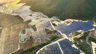 Соларният парк „Мъглиж“ вече е в експлоатация