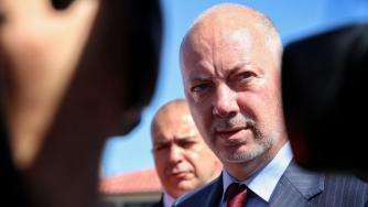 Правителството пощади виното и ракията на българите