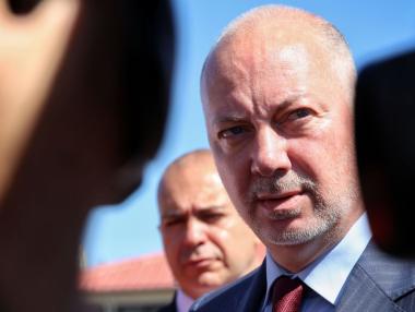 Правителството пощади виното и ракията на българите