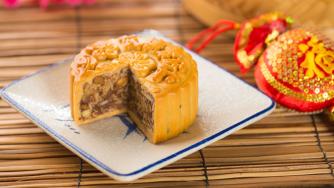 Милиардният пазар на лунни торти в Азия позеленява – но не и по начина, по който очаквате