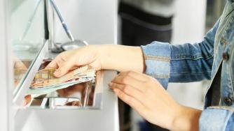 Време ли е за замразяване на заплатите в публичния сектор?